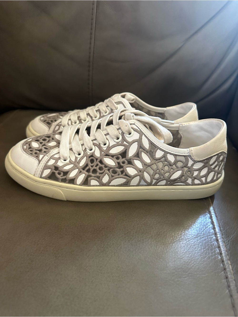 Tory Burch Rhea Floral Cut-Out Sneakers Leather Mesh Ivory/Cement 8.5 Lace Up
